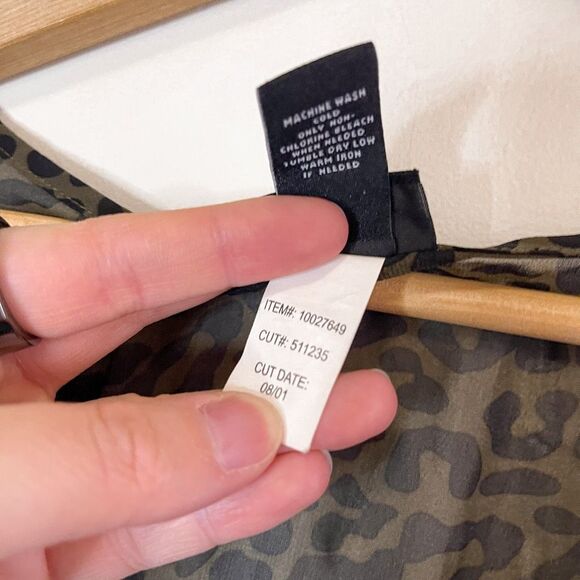 Torrid Animal Print Sheer Blouse Size 2 - Picture 3 of 6